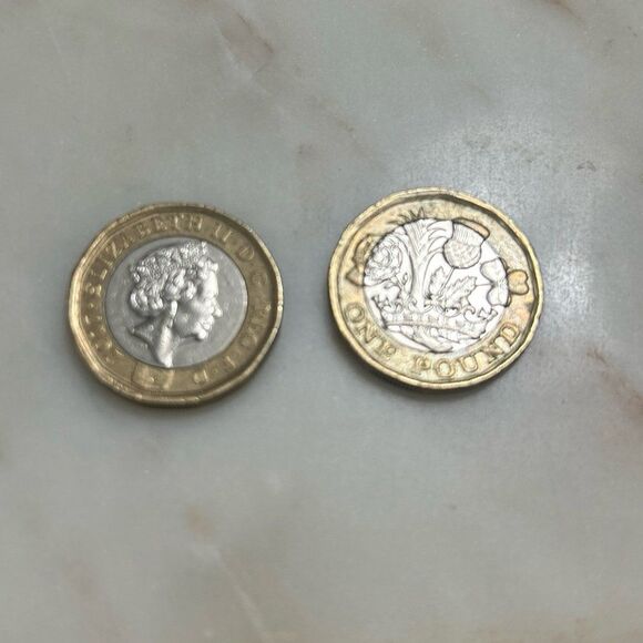 1 Pound 2017 Coins- SET OF 2 - Picture 2 of 5